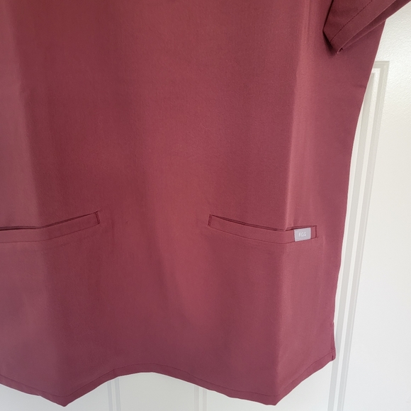 FIGS Scrub top dark cherry Medium - Picture 2 of 5